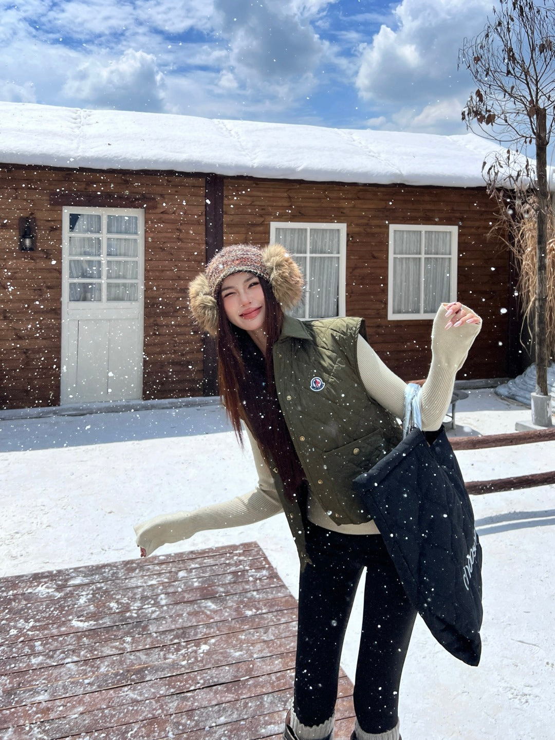 Monc  New Diamond-patterned lightweight lapel padded vest