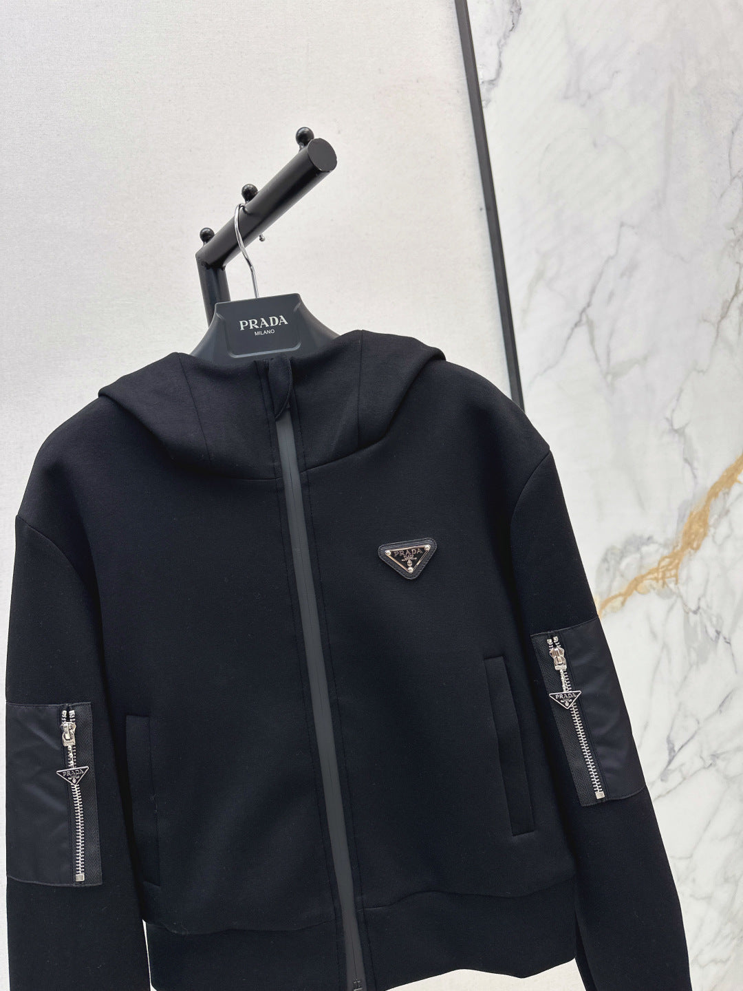Pra  New Hooded zip-up jacket