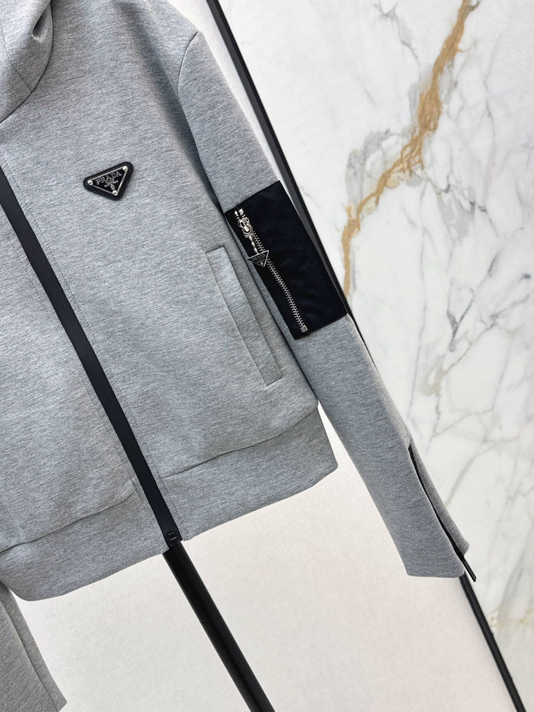 Pra  New Hooded zip-up jacket