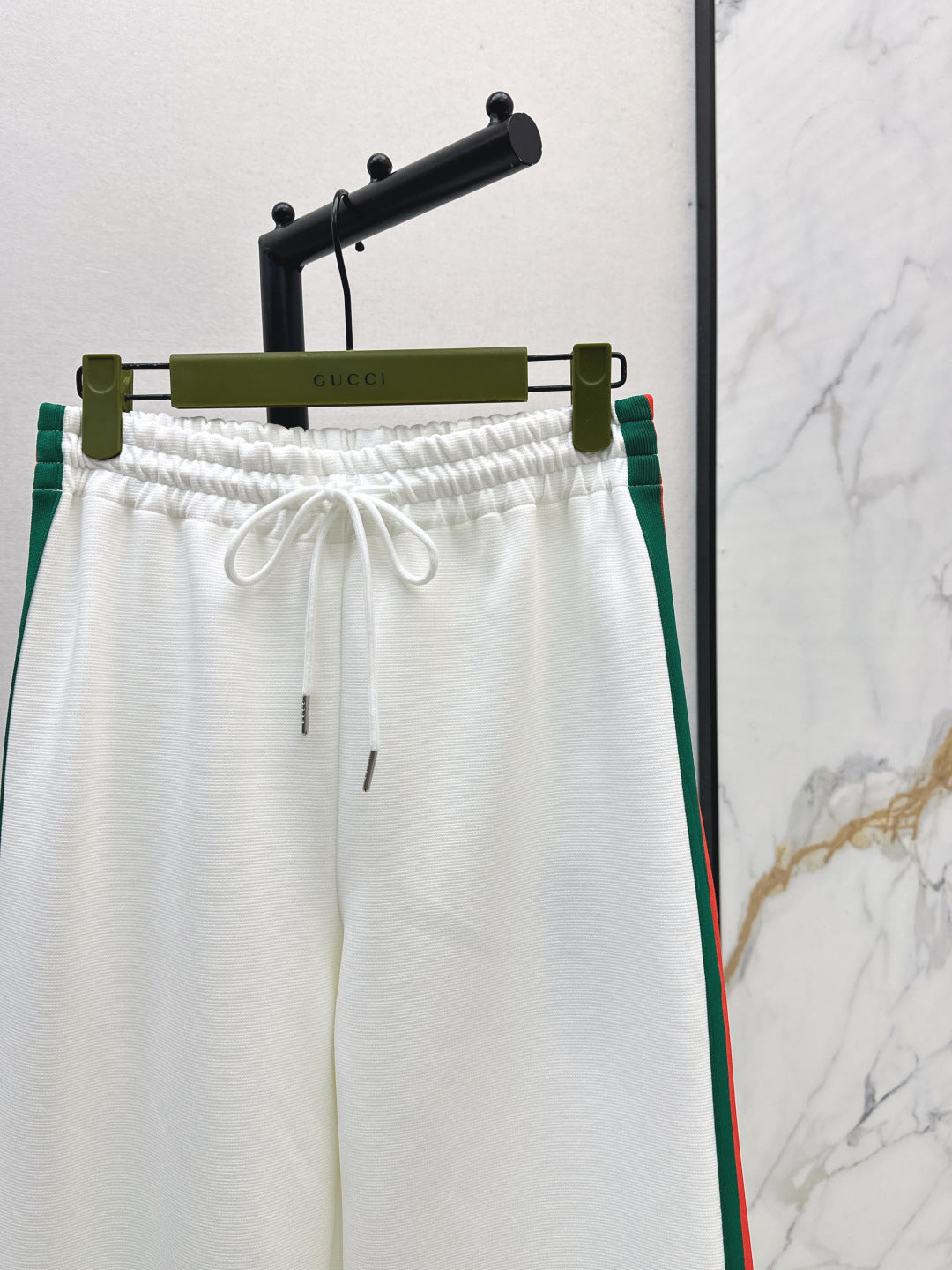 Guc New elastic waist straight pants