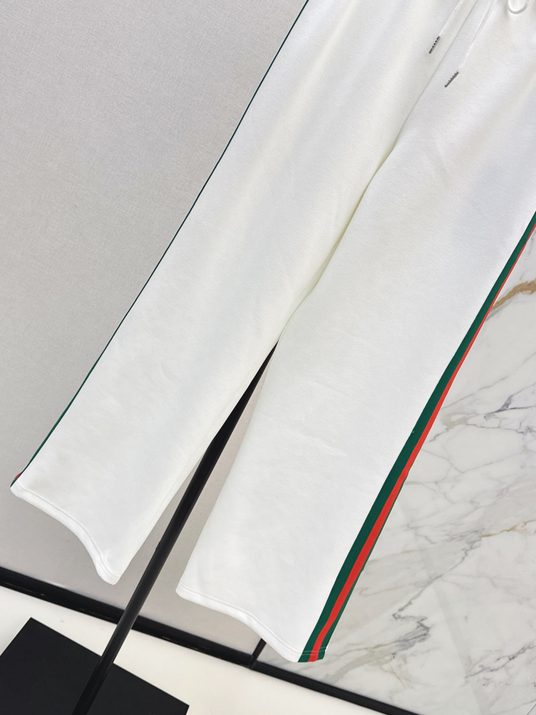 Guc New elastic waist straight pants