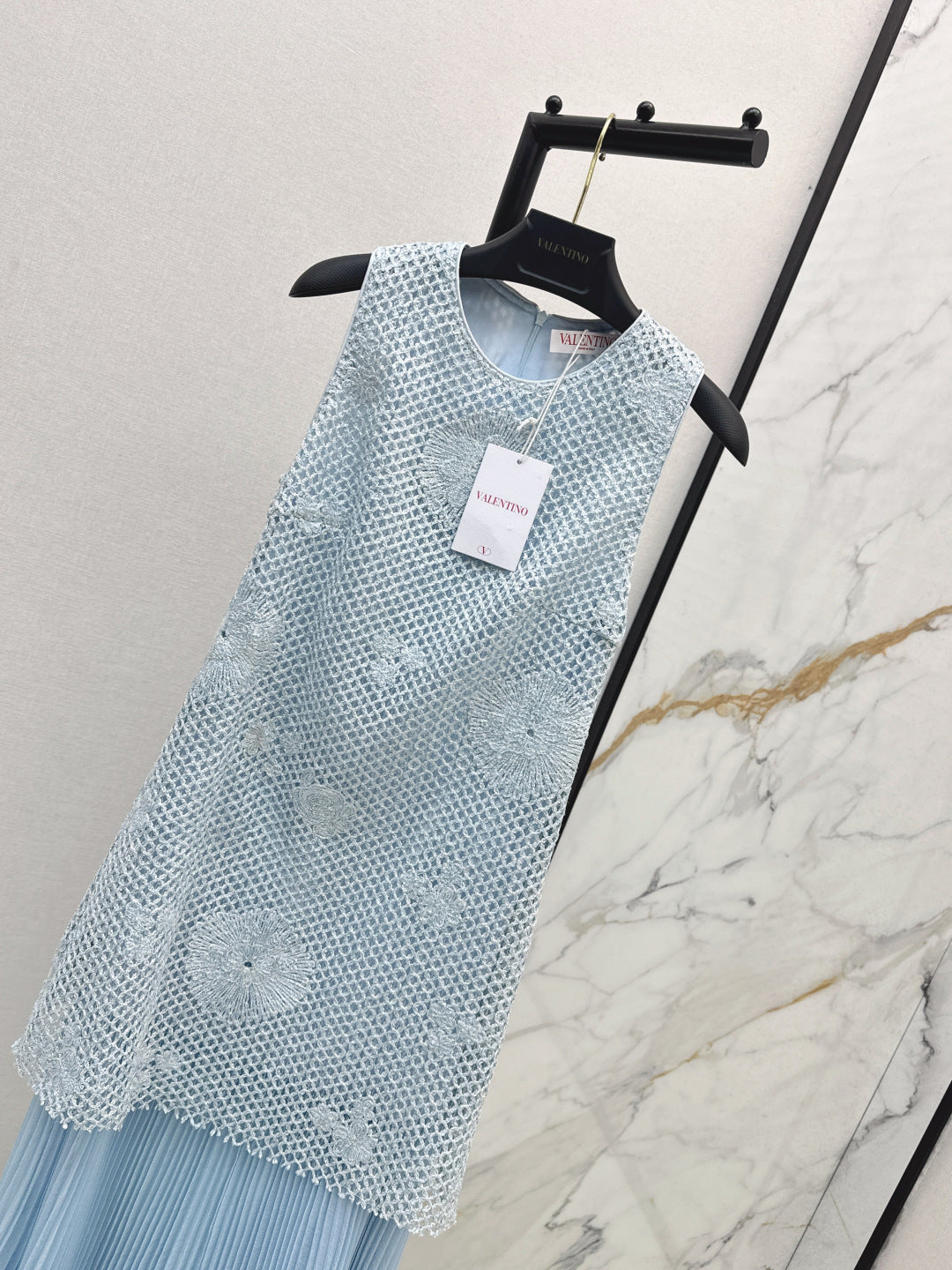 Vlan New sleeveless dress