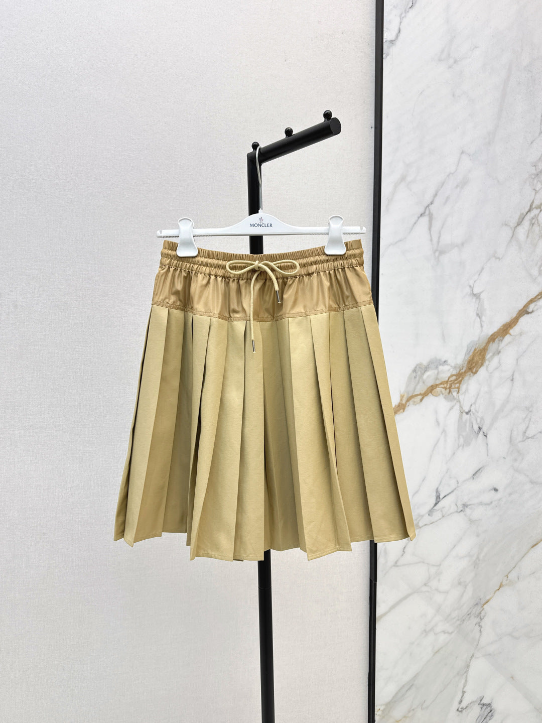 Monc New pleated skirt