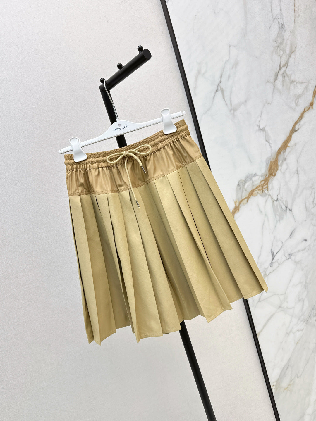 Monc New pleated skirt