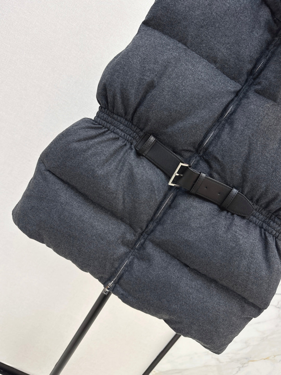 Pra New belt waist vest down jacket
