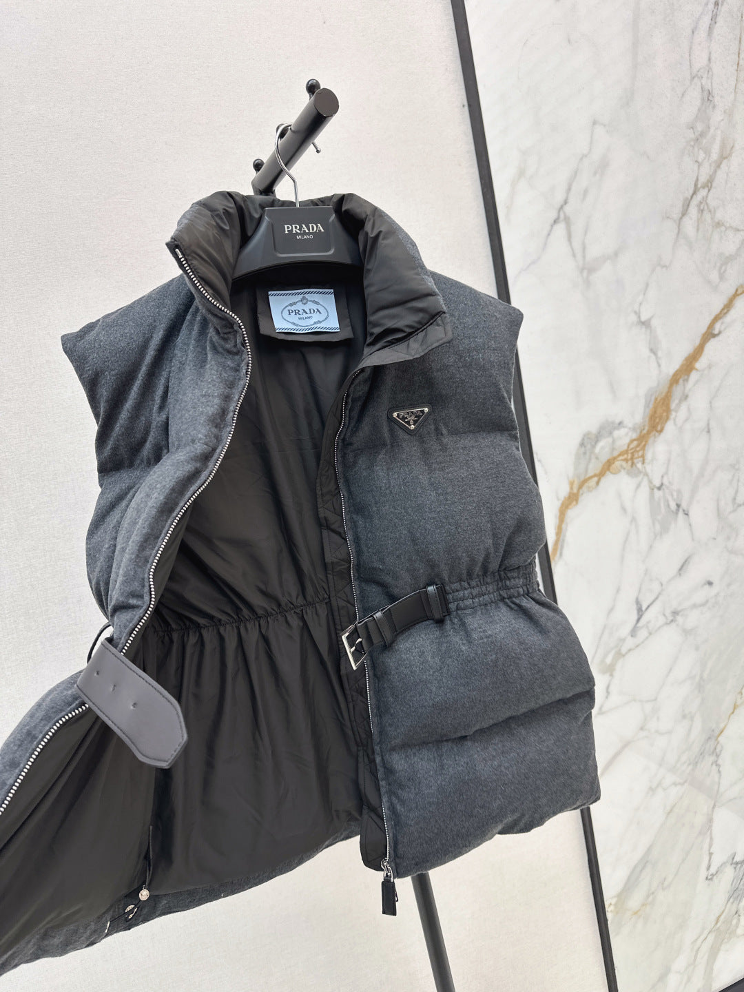 Pra New belt waist vest down jacket