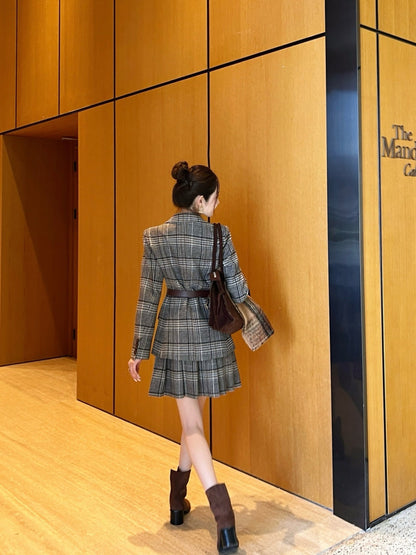 Brune New plaid suit