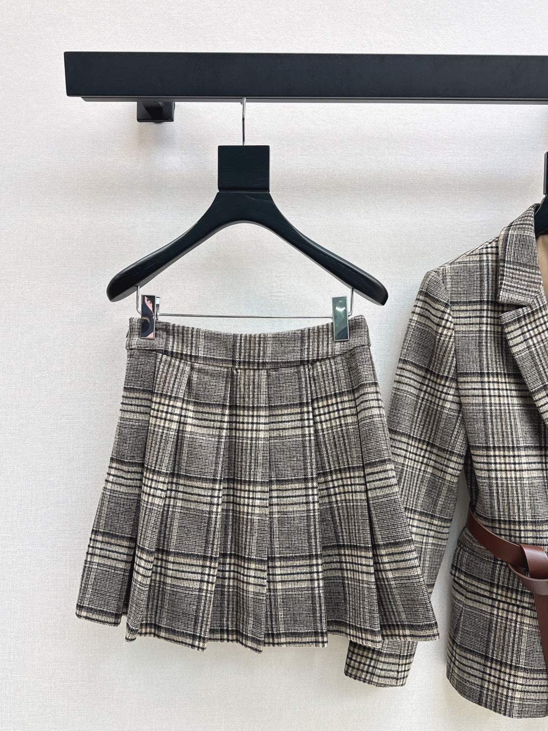 Brune New plaid suit