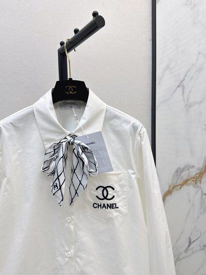 Chan New scarf-decorated shirt