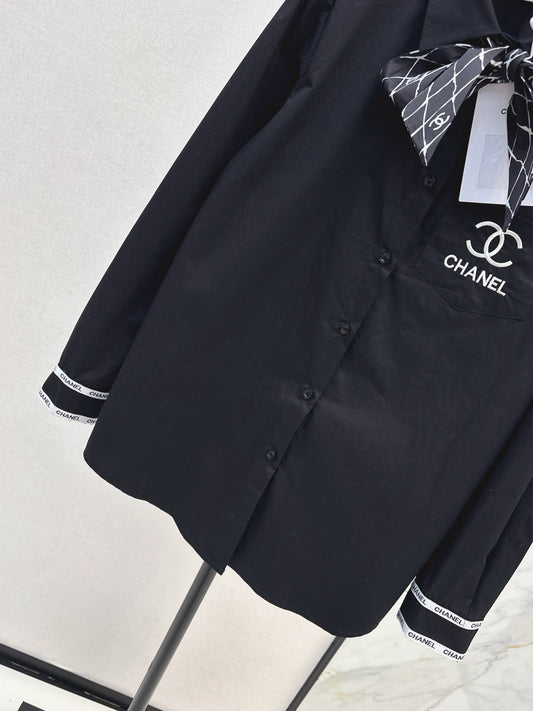 Chan New scarf-decorated shirt