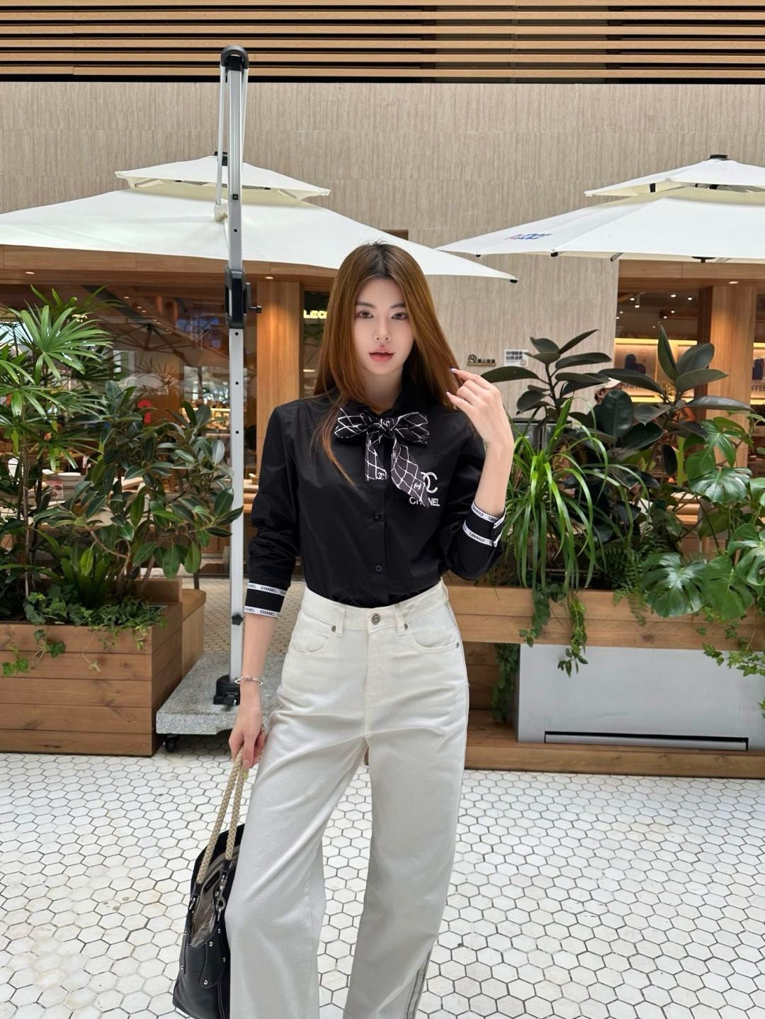 Chan New scarf-decorated shirt