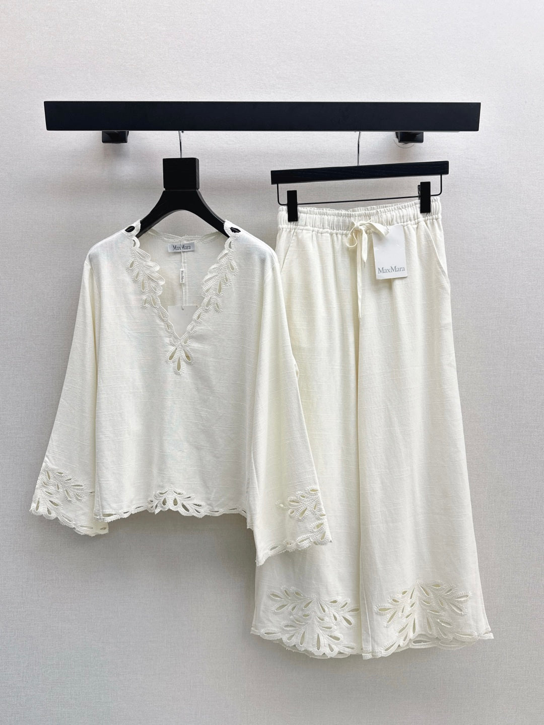 Max New embroidery suit