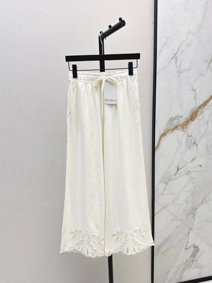 Max New embroidery suit