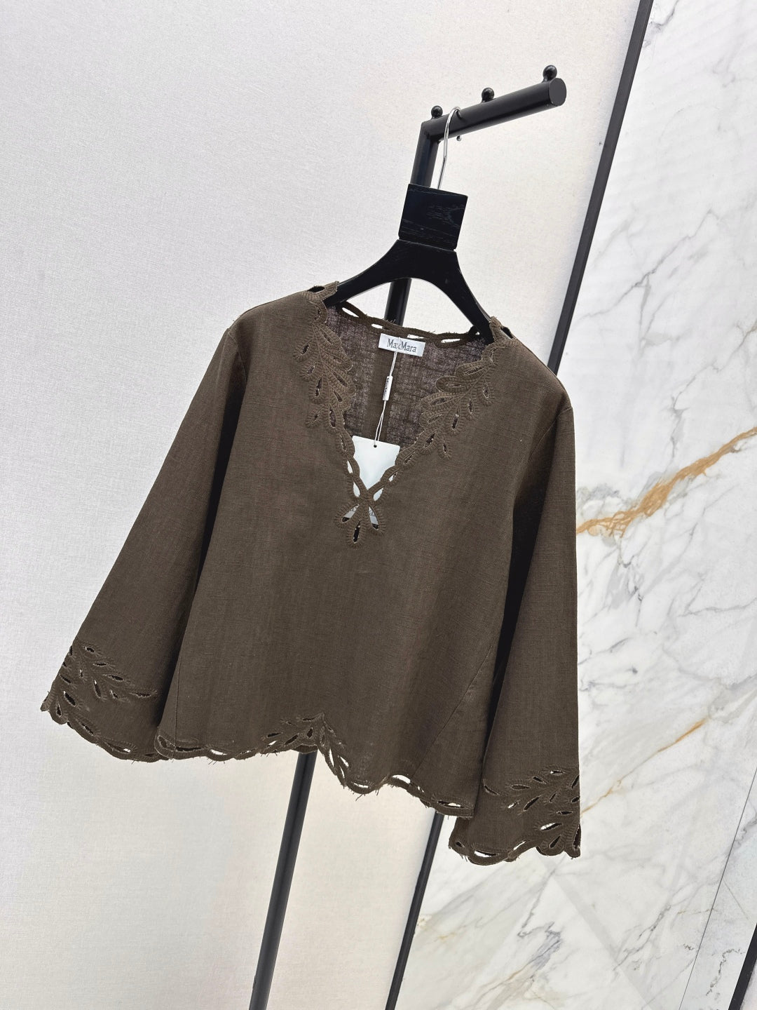 Max New embroidery suit