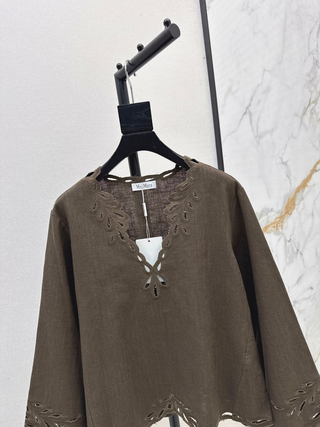 Max New embroidery suit