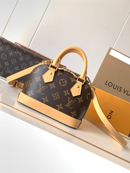 New 💯 ladies' bags