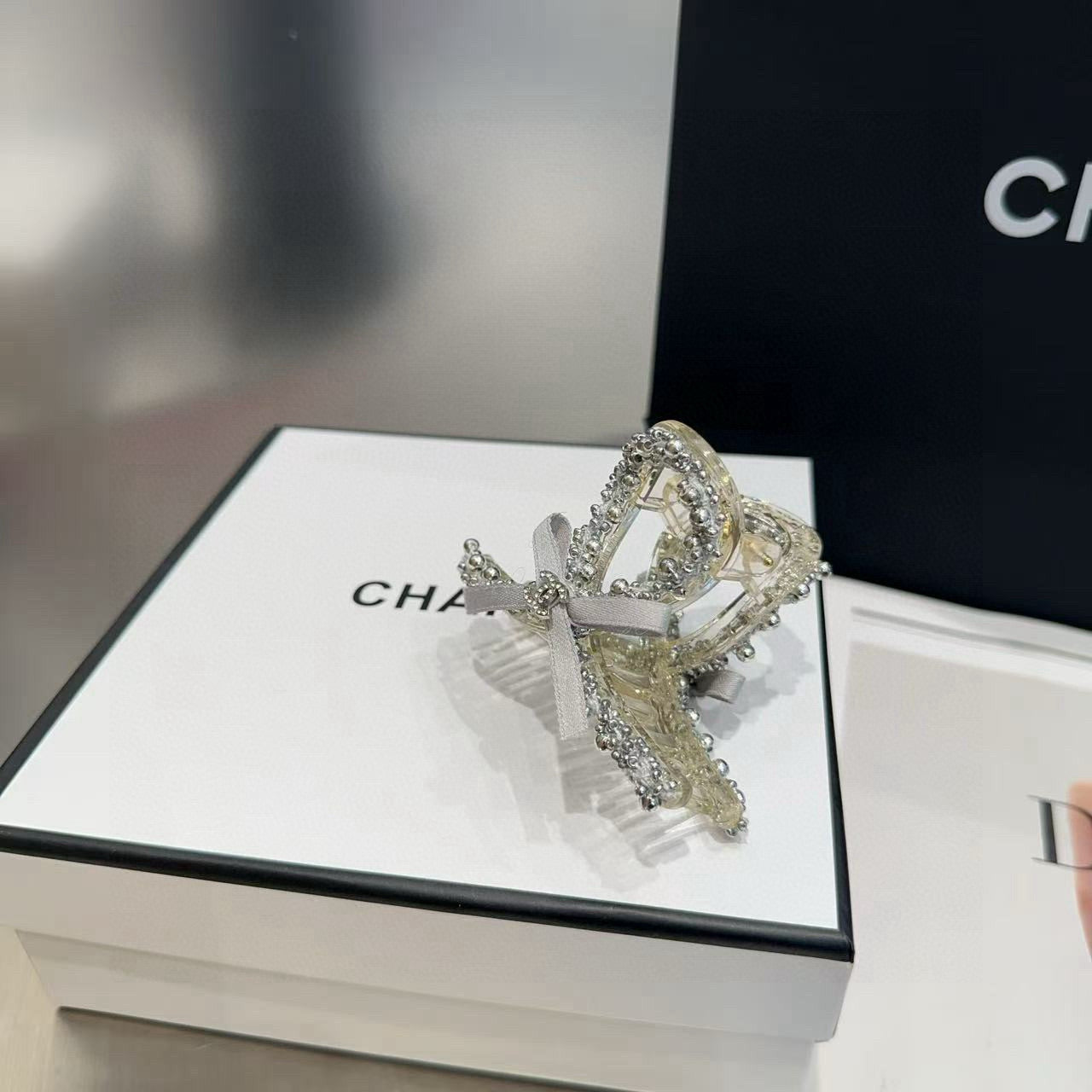 Chan New small fragrant gripper