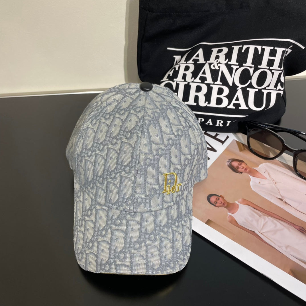 CD New embroidered baseball cap