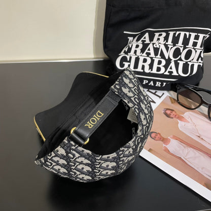 CD New embroidered baseball cap