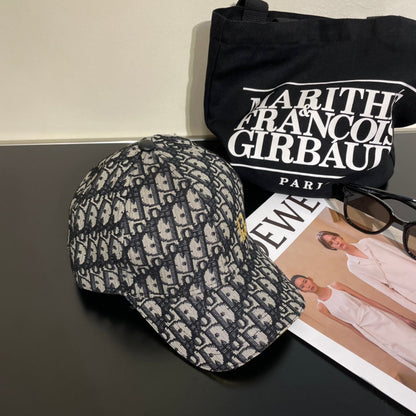 CD New embroidered baseball cap