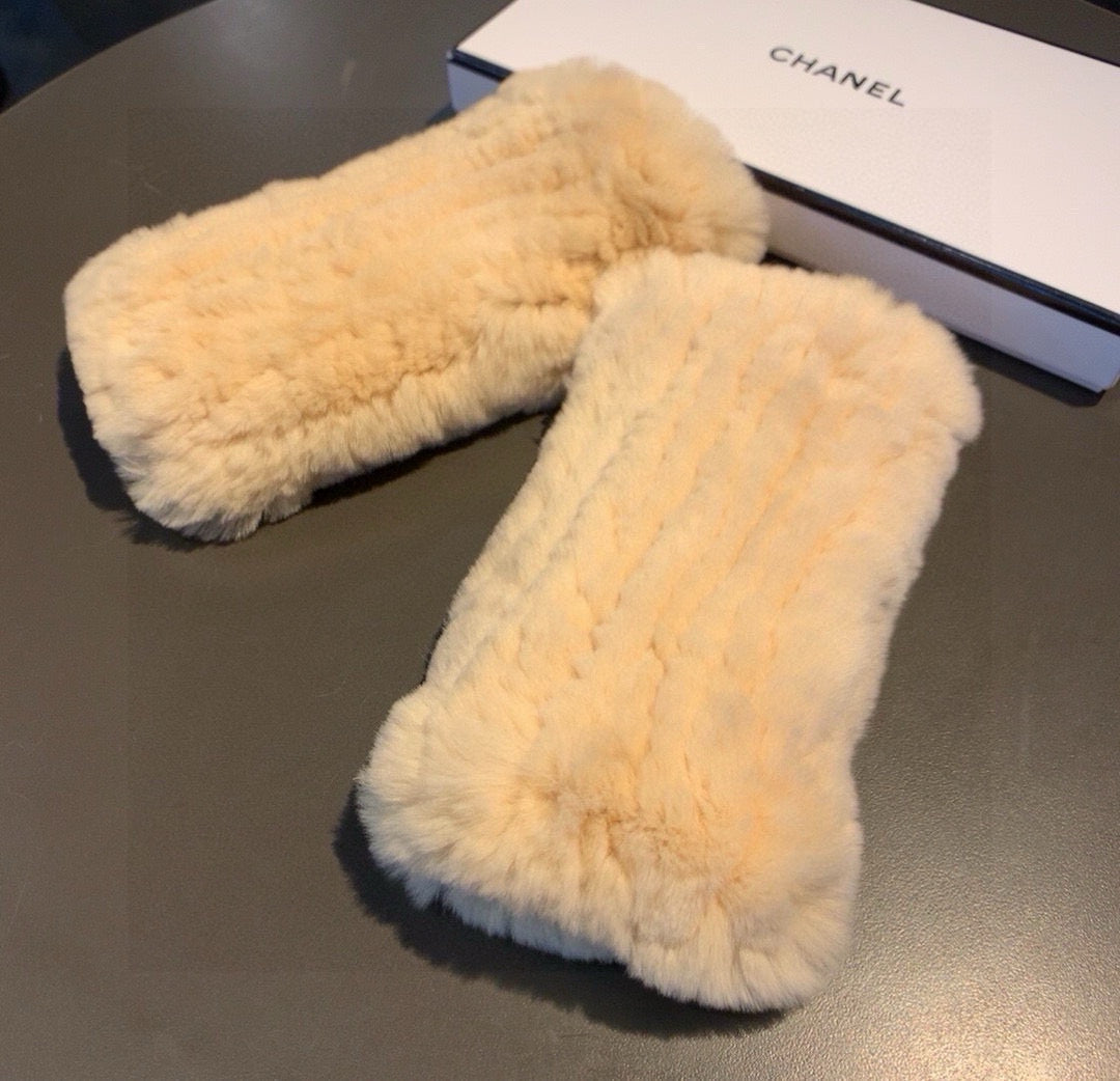 Chan Autumn and winter lazy rabbit fur half gloves