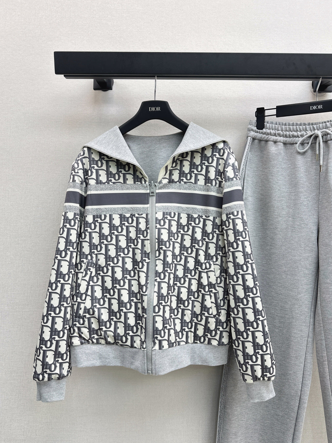 CD New presbyopia suit