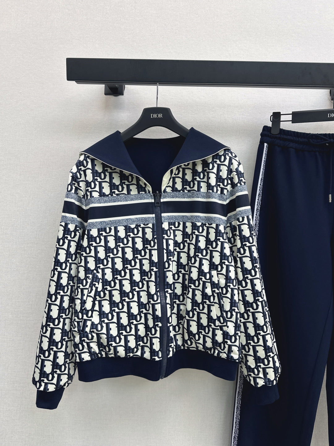 CD New presbyopia suit