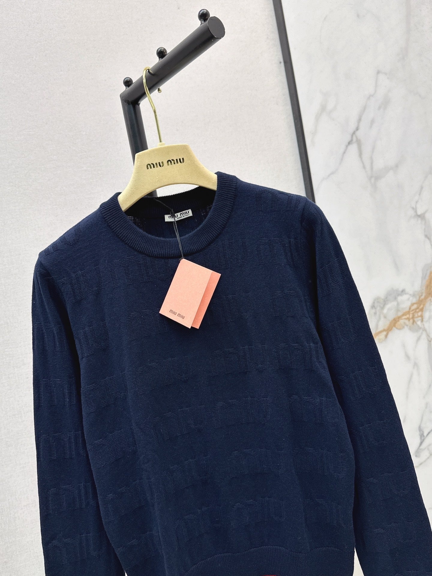 Miu NEW Knit a sweater