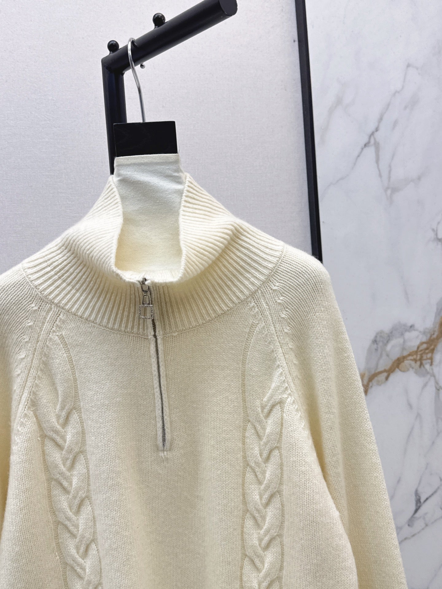 Loro NEW zipper sweater