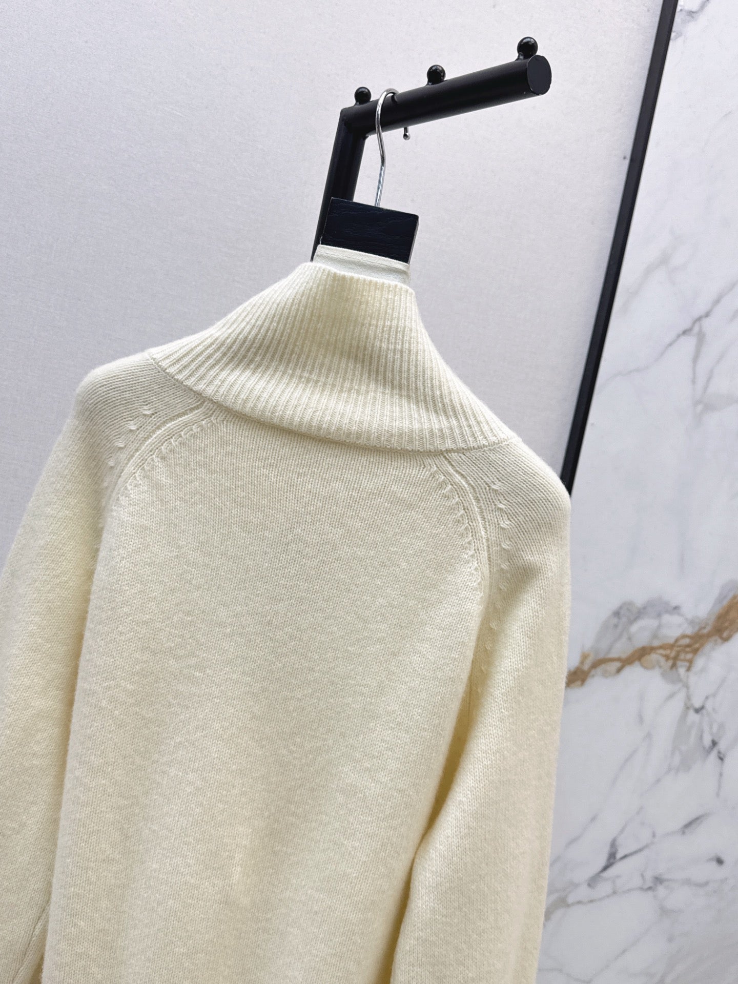 Loro NEW zipper sweater