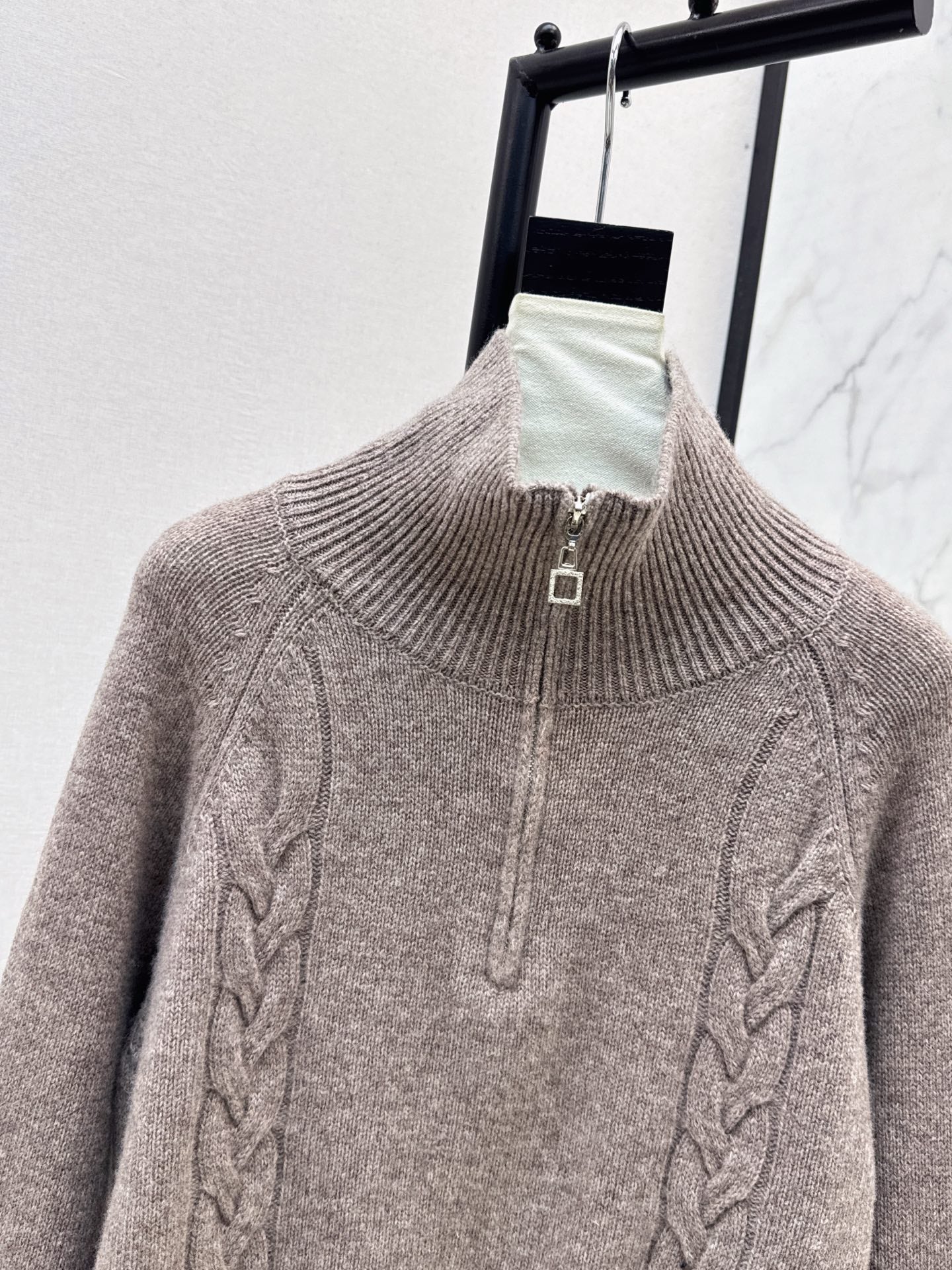 Loro NEW zipper sweater