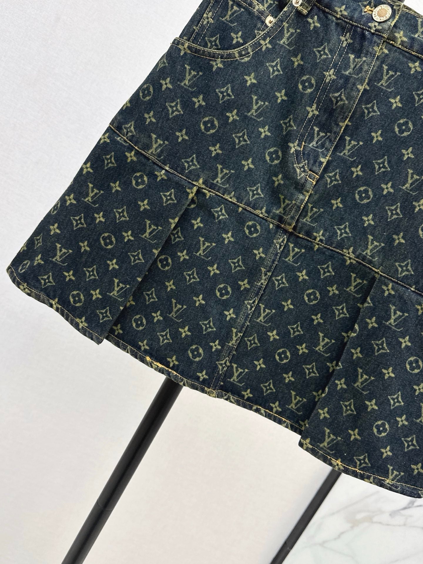 Louis NEW Printed denim skirt