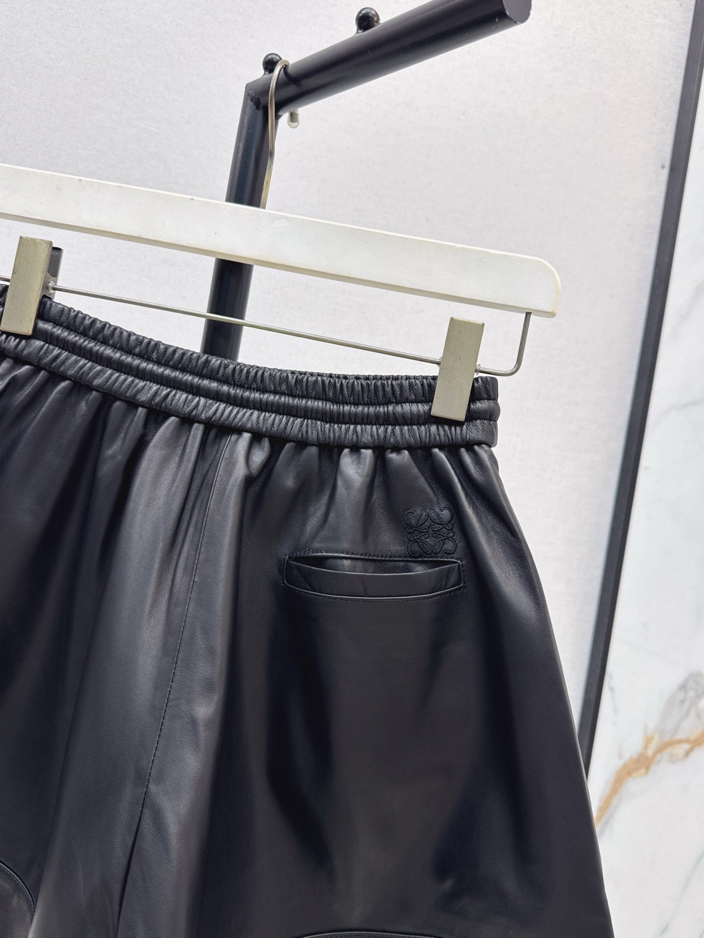 Loe NEW Sheepskin shorts