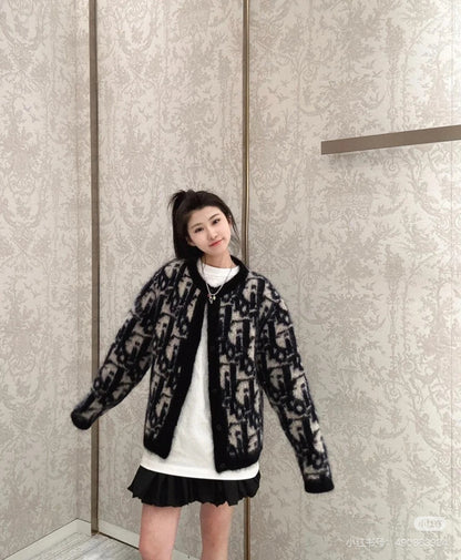 CD New knitted cardigan