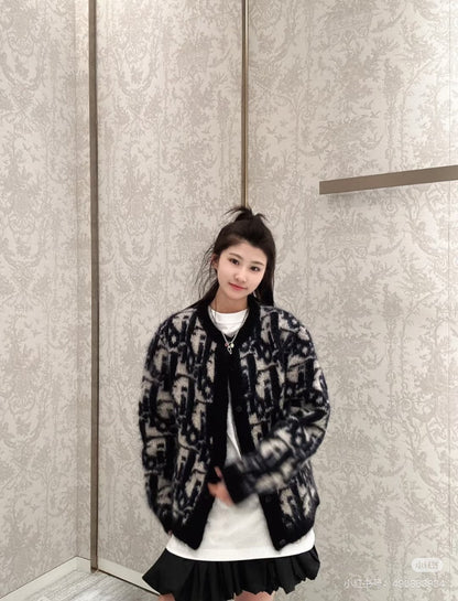 CD New knitted cardigan