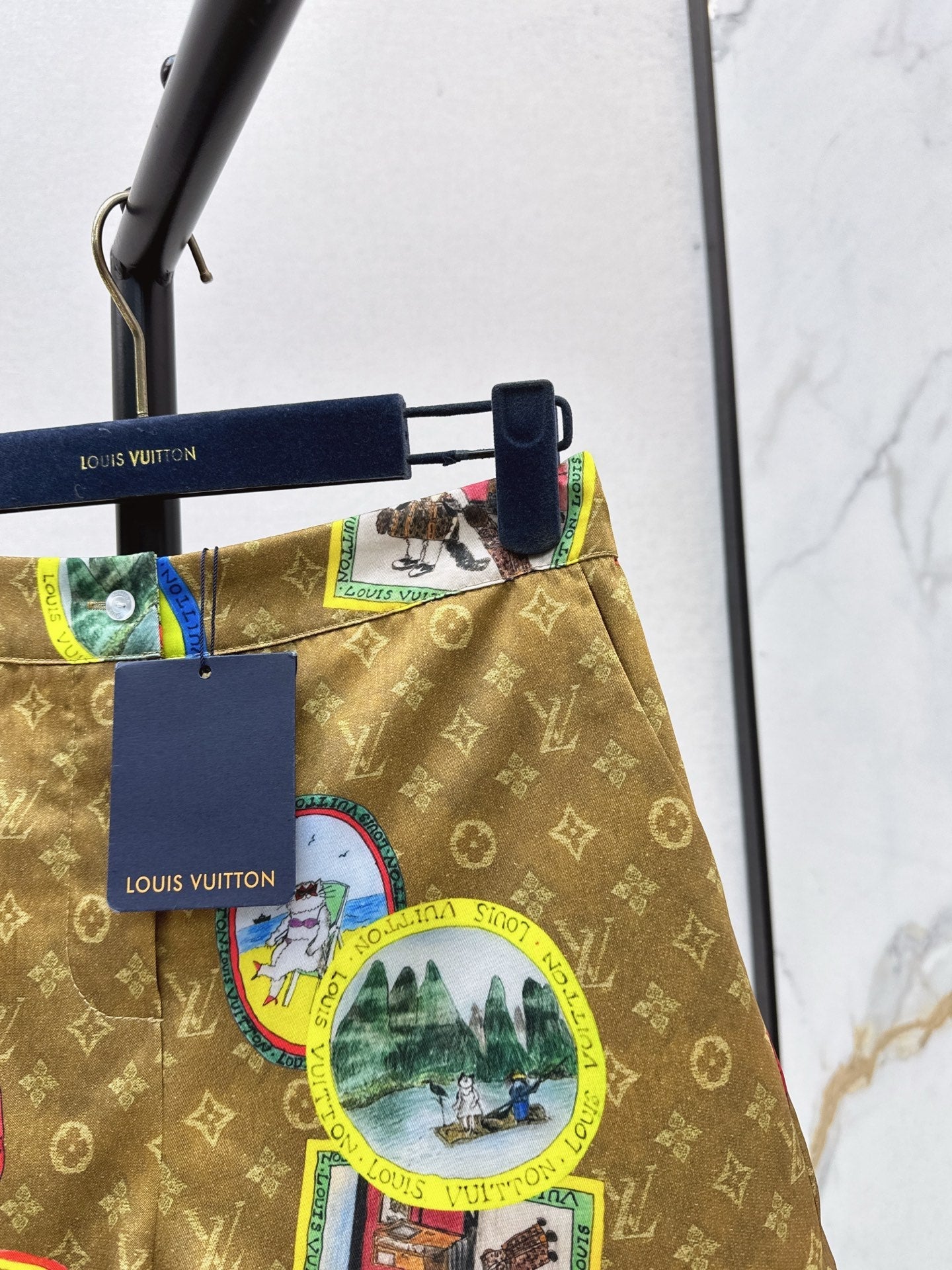 Louis NEW Floral shorts