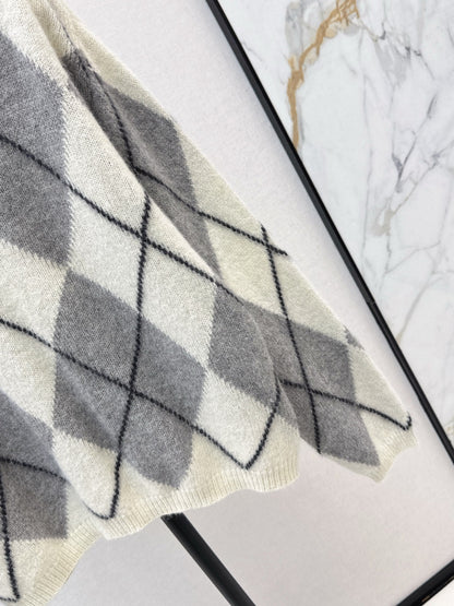 Loro NEW Plaid sweater