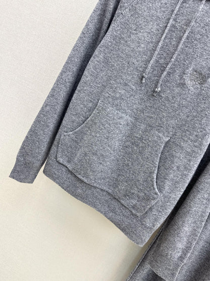 Loe NEW knitted suit