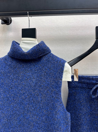 Loro NEW knitted suit