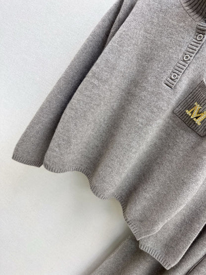 Max NEW knitted suit