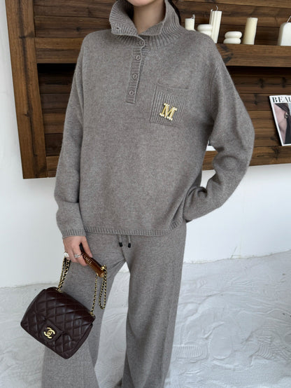 Max NEW knitted suit