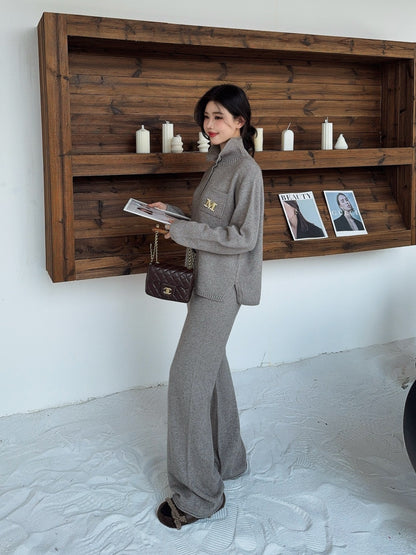 Max NEW knitted suit