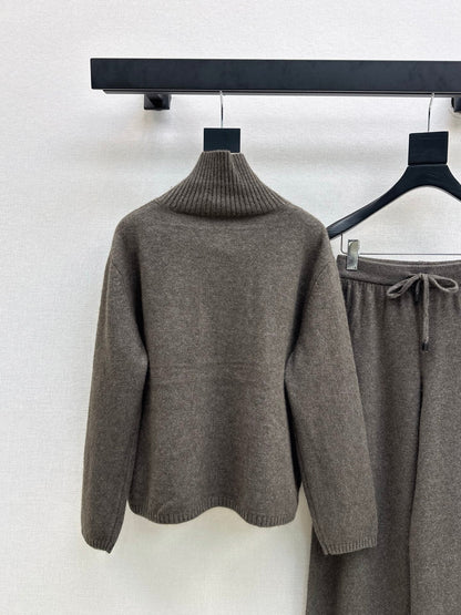 Max NEW knitted suit