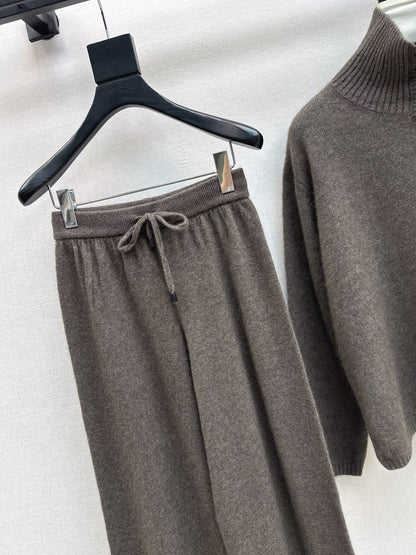 Max NEW knitted suit