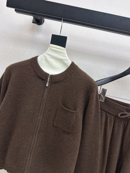 Loro NEW knitted suit