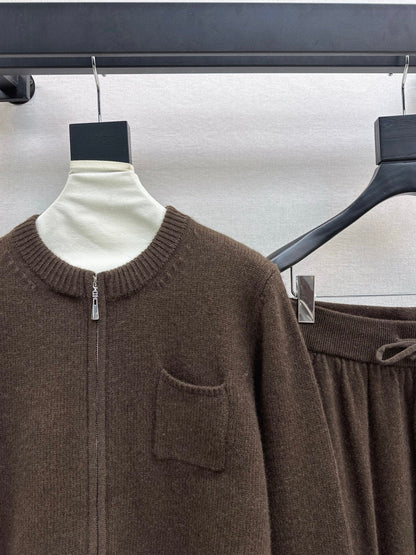 Loro NEW knitted suit