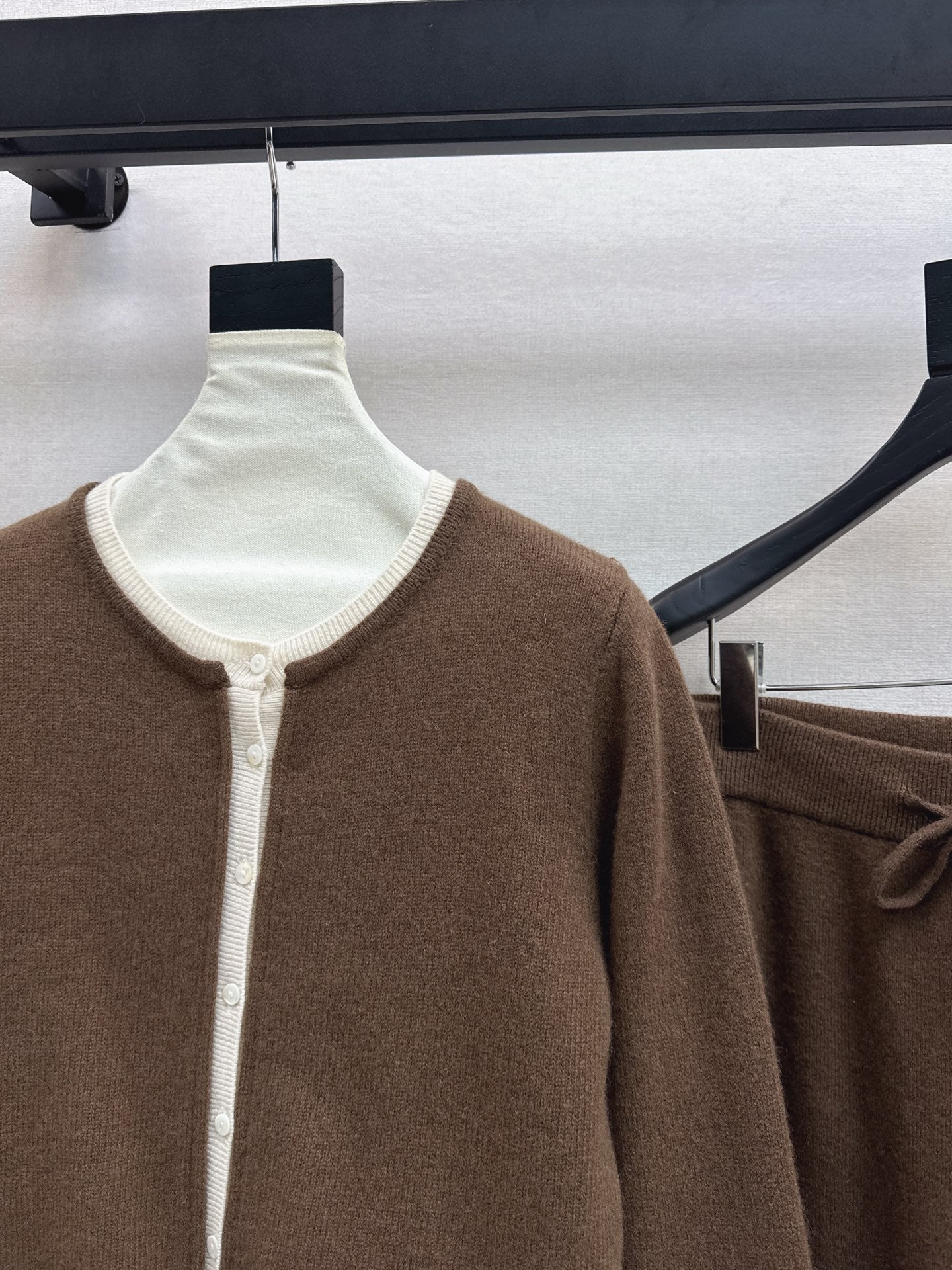 Loro NEW knitted suit