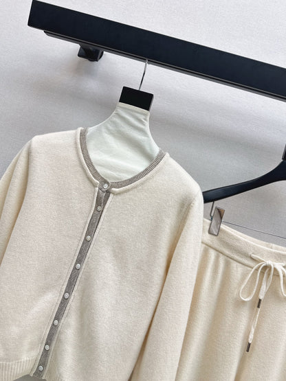 Loro NEW knitted suit