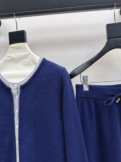 Loro NEW knitted suit