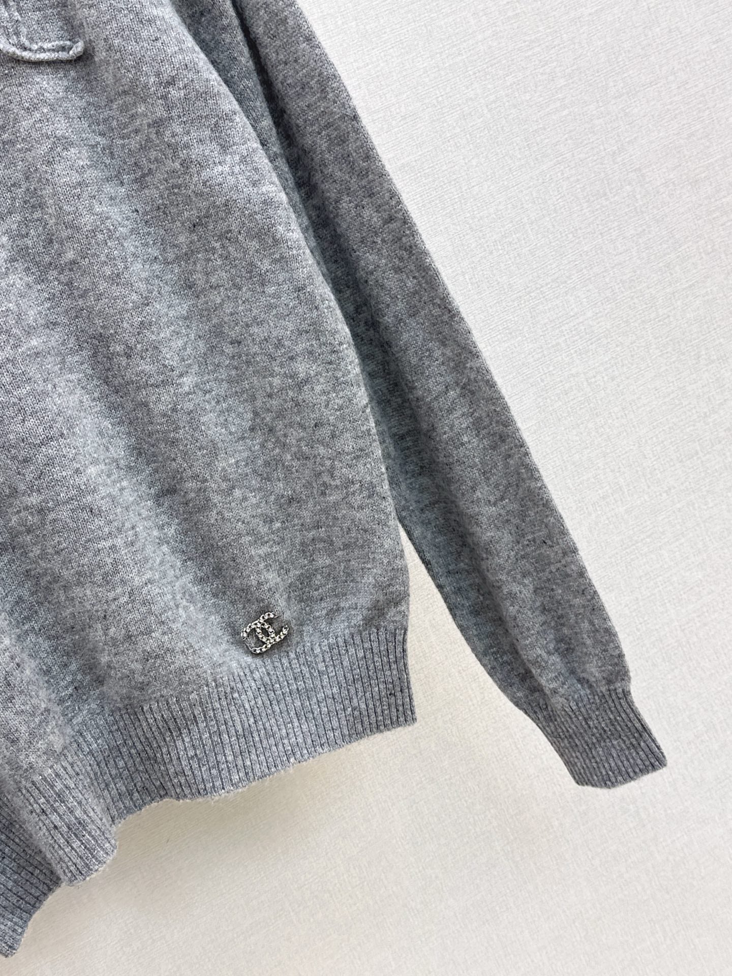 Chan NEW knitted sweater